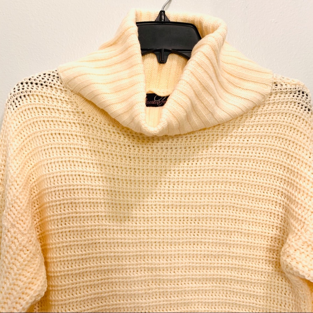 Questions Sweater - Picture 2 of 5